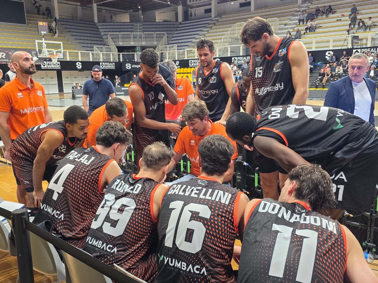 COLPO ESTERNO DELLA MYENERGY REGGIO CALABRIA: LA VIOLA ESPUGNA SAN VENDEMIANO 83-85