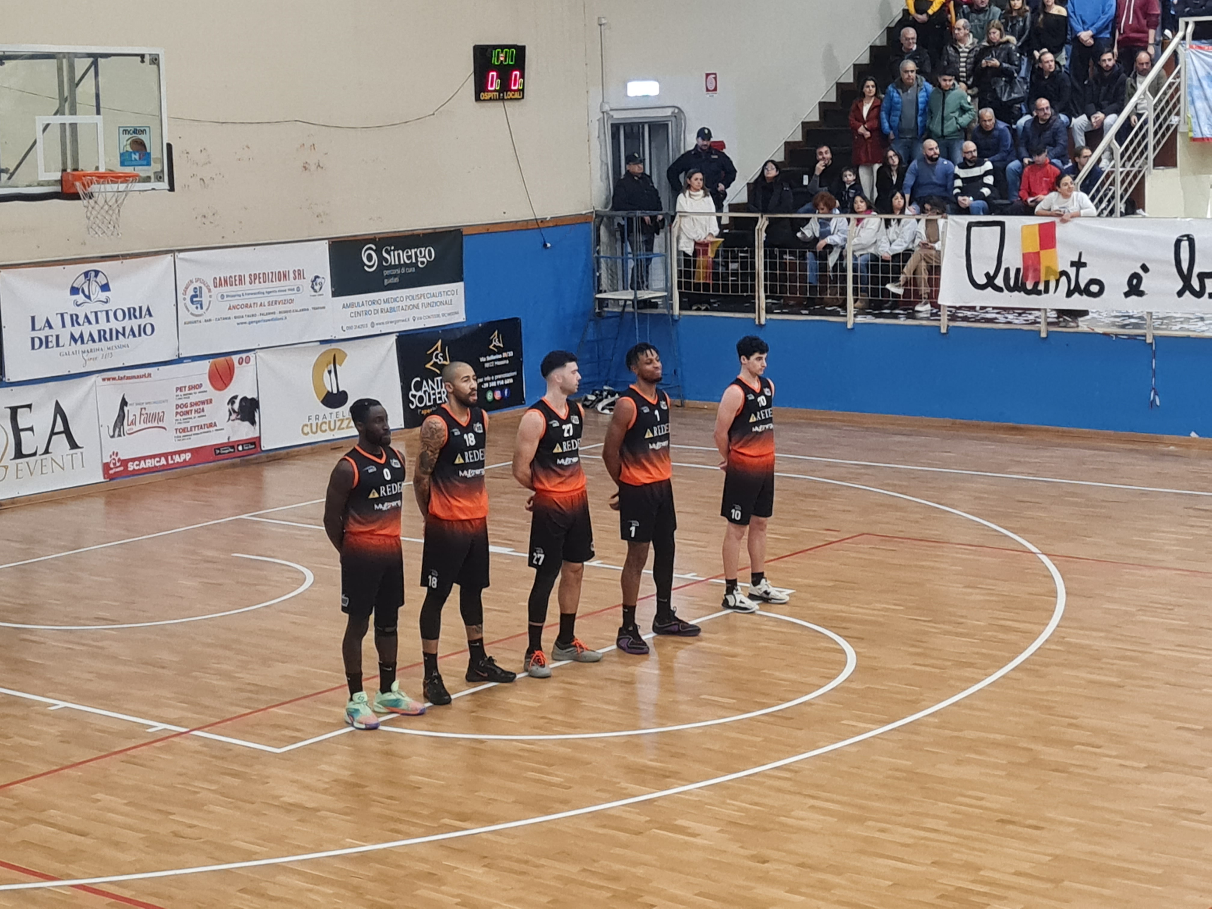 Frenata della pallacanestro Viola nel derby dello stretto