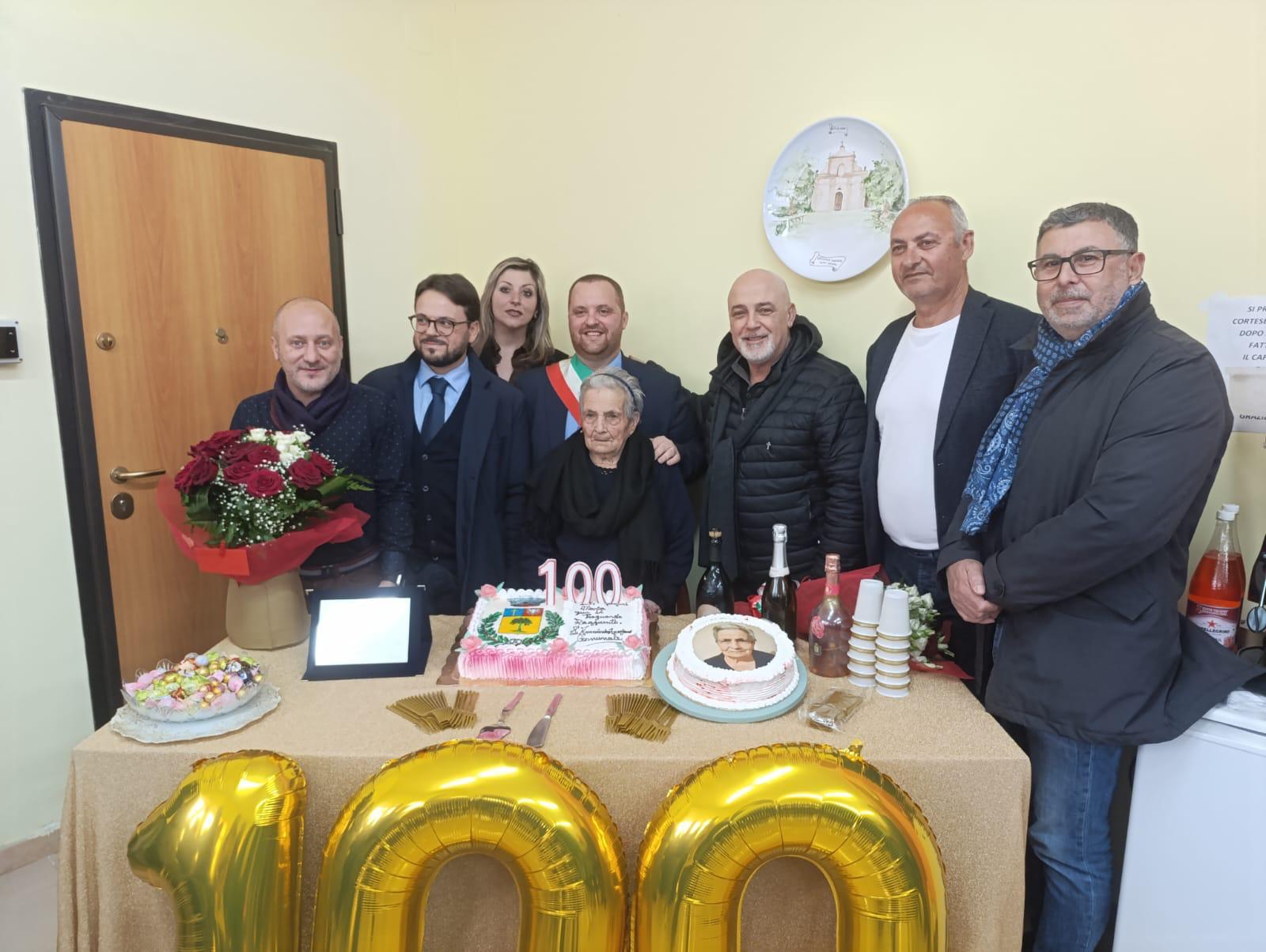 Dasà celebra i 100 anni della Signora Maria Manelii