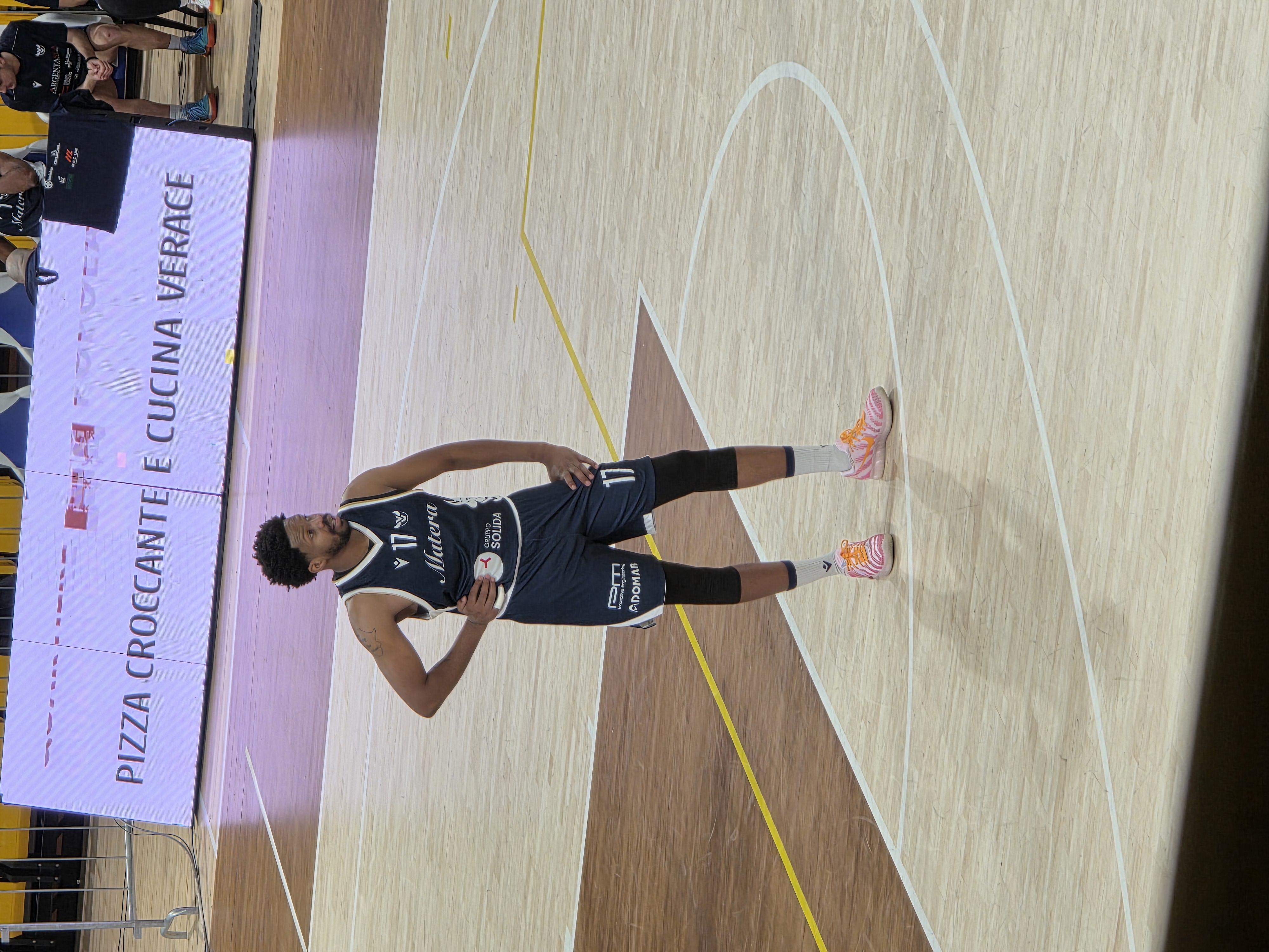 La Virtus Matera batte la  Viola Reggio Calabria al Pala Calafiore e conquista il primato in classifica: 78-105.