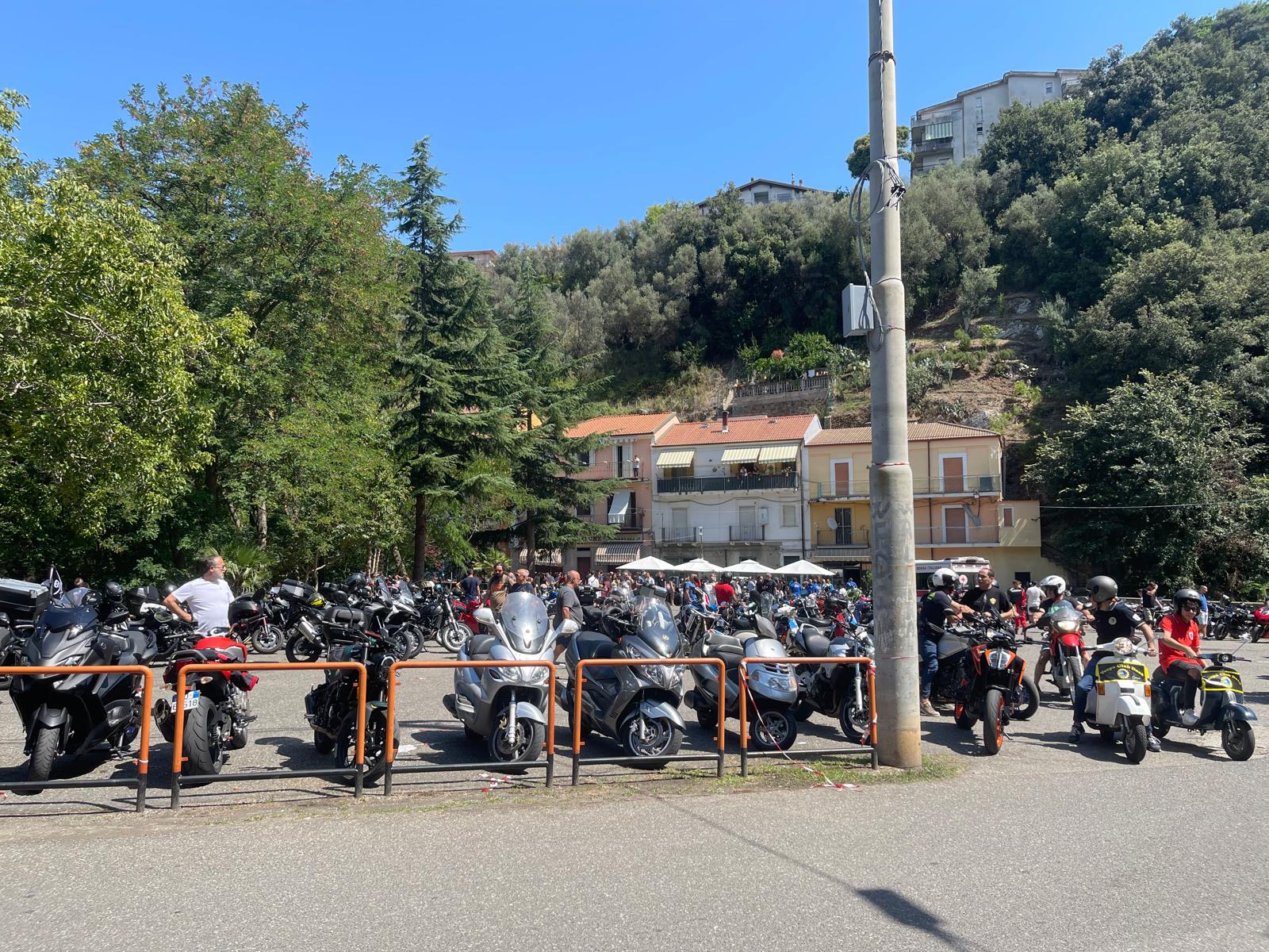 Vazzano Bikers fa sosta a Monterosso