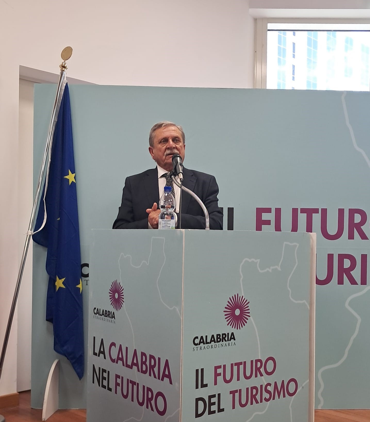 L'erosione costiera preoccupa il Vibonese, il sindaco di Parghelia lancia l'allarme