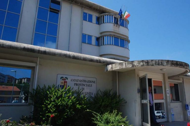 Crisi politica alla Provincia di Vibo: Forza Italia rompe con L’Andolina e ne chiede le dimissioni